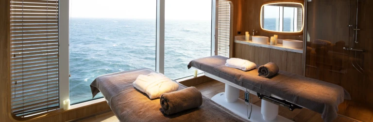 Le jacques cartier8x8a0691 shooting laperouse spa 787 258 scaled aspect ratio 600 220 5 scaled