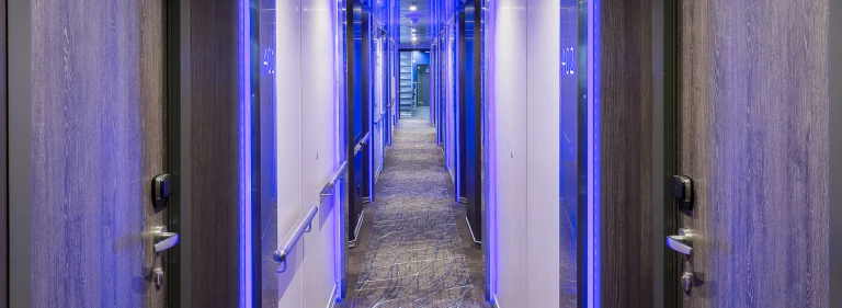 Ms hondiushondius hallway deck 4 01.jpg ivan ivanisevic 800x800 aspect ratio 600 220