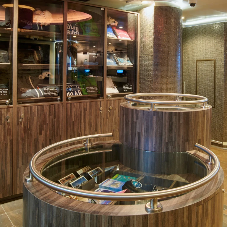 Ms hondiushondius on board atmosphere 5707.jpg mike louagie 560x349 scaled aspect ratio 295 295 scaled