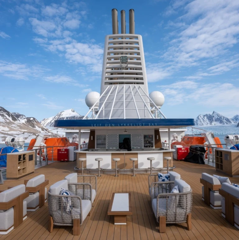 Ocean albatrospool deck 10 min aspect ratio 447 450