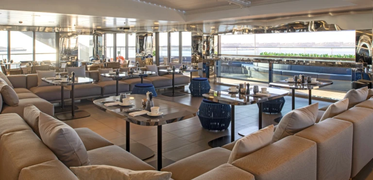 Scenic eclipsese yacht club interior 006 aspect ratio 295 143