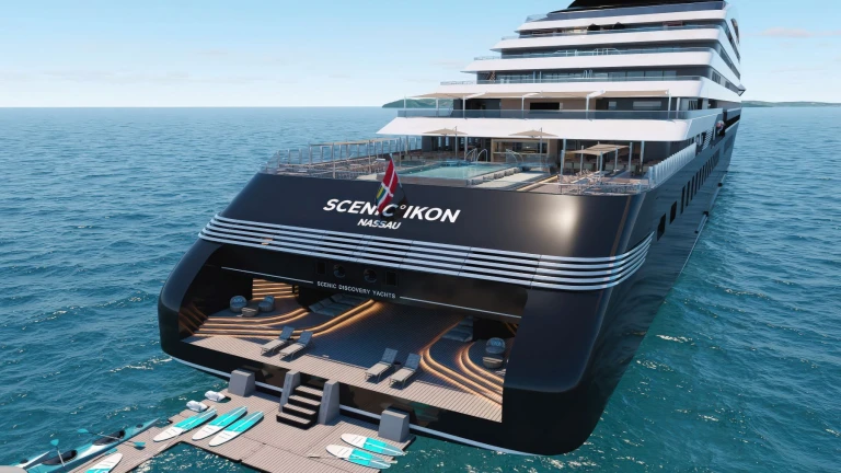 Scenic Ikon | Marina mit Wassersportgeräten