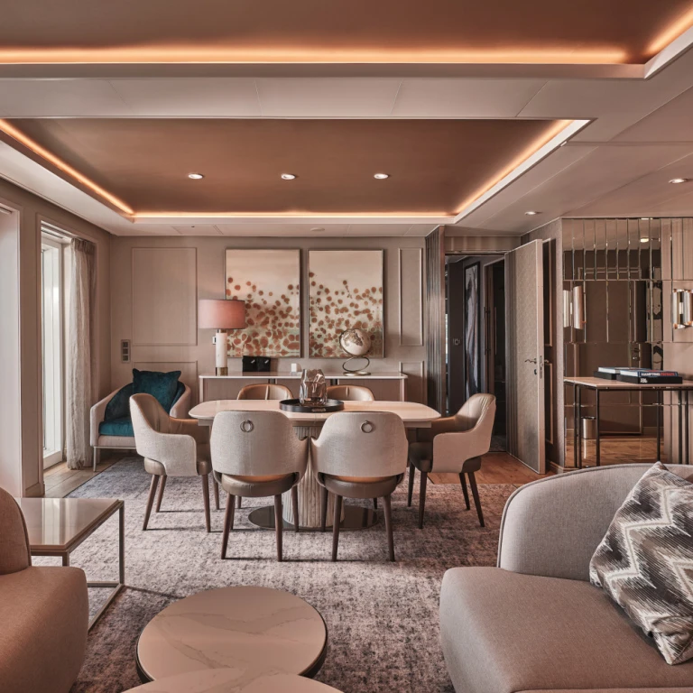 Silver endeavoursilverendeavourgrandsuite0309 aspect ratio 295 295