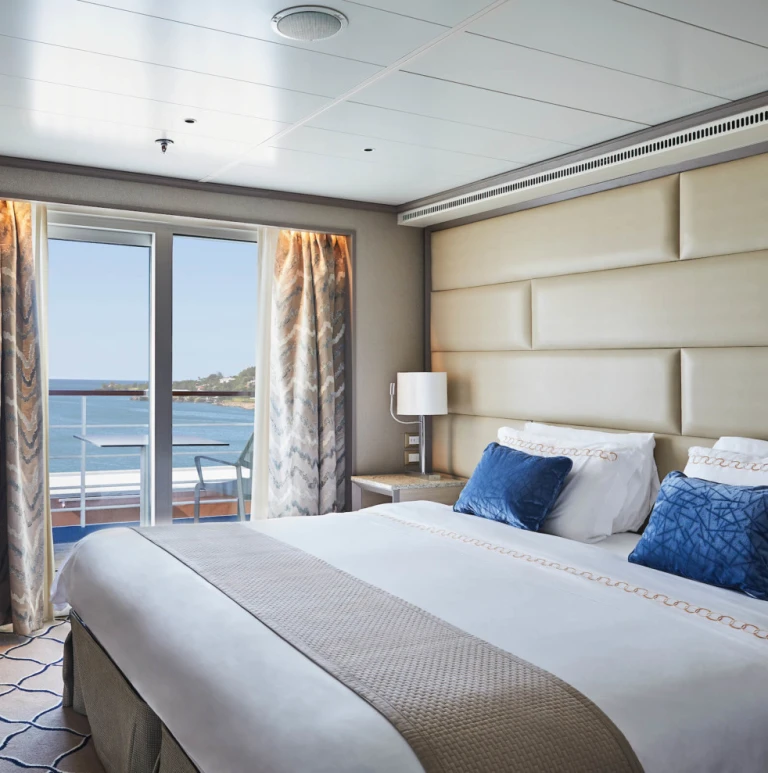 Silver shadowsilvershadowownersuite3366v2 aspect ratio 447 450