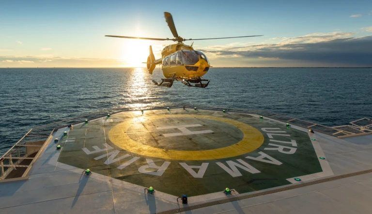 Ultramarinehelicopter exterior 4m9a3777 michellesole min aspect ratio 447 258