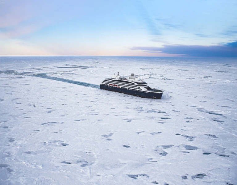 Virtueller reisevortrag mit dem eisbrecher durchs arktische eis von groenland nach spitzbergen 20 10 22 1930uhr dauer ca 90 minutensurvol sur les traces de navigation 2 cdt charcot(c)studioponant nath michel 11 1684856818