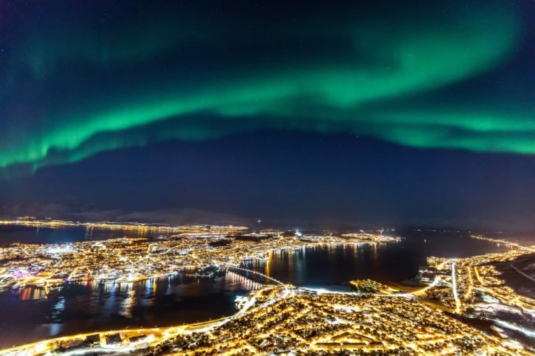 Virtueller vortrag das geheimnis der nordlichter 03 12 20 19uhr dauer ca 90 minutenshutterstock nordlicht tromso 1030x687