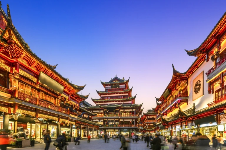 Nachtblick auf Yu Garden in Shanghai