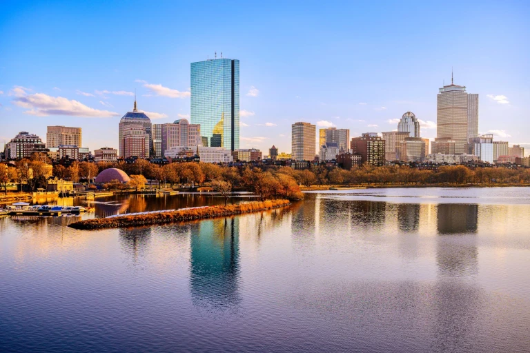 Usa boston skyline herbst nayadadara shutterstock 2408399157
