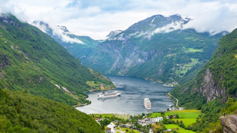02 fjord kreuzfarten norwegen 1698885440
