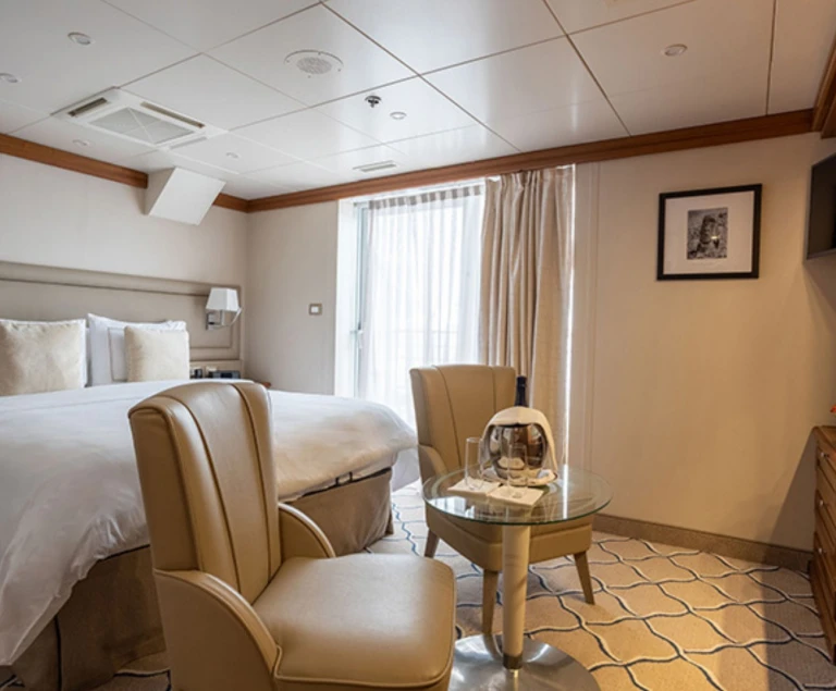 Discoverer Navigator Stateroom