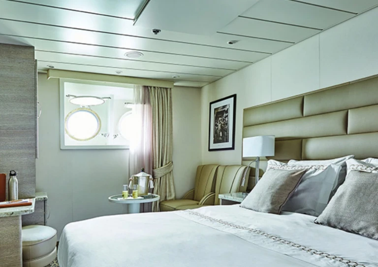 Porthole Stateroom Discoverer