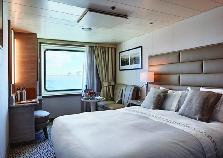 Vista Stateroom Discoverer