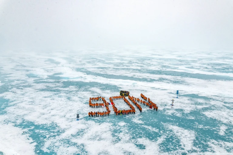 040424 54 r pole nord geographique 900 c charcot(c)studioponant ophelie bleunven min