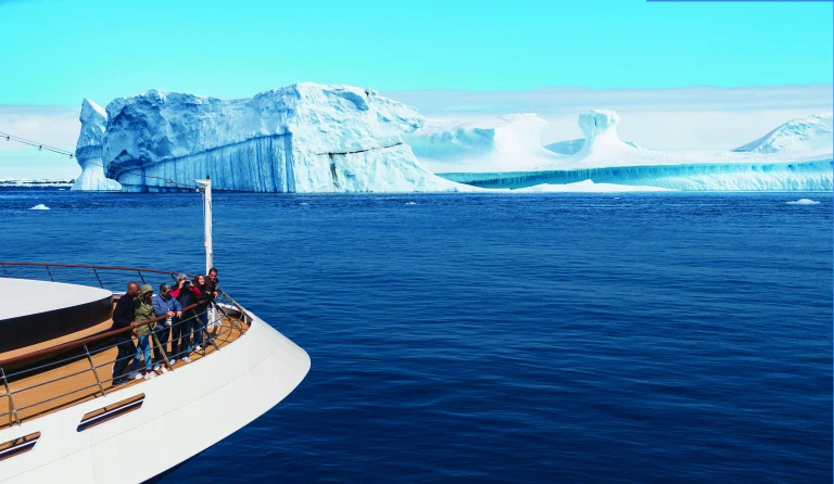 Observation deck 5 world voyager water edge 1