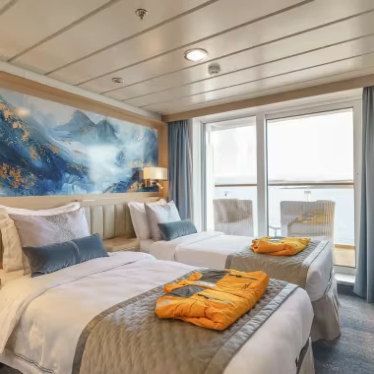 Oex junior suite cabin 608 esp06576