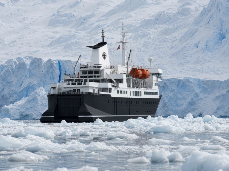 Terra Nova Adventurer von außen
