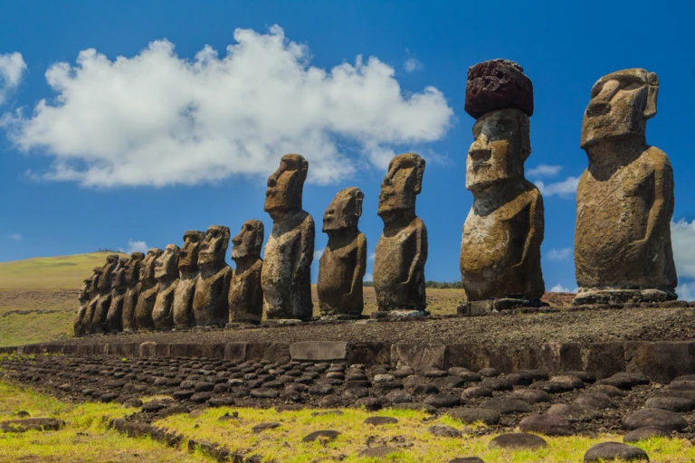 Osterinsel ahu tongariki shutterstock 1055036591